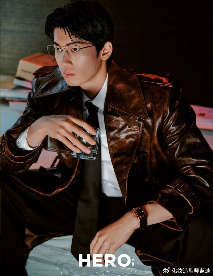 世界杯高清赛事直播入口-汪顺 HERO 创刊号封面:真正的英雄,从来都有双面人生|人物|泳池|锋芒|大片|时尚_新浪新闻